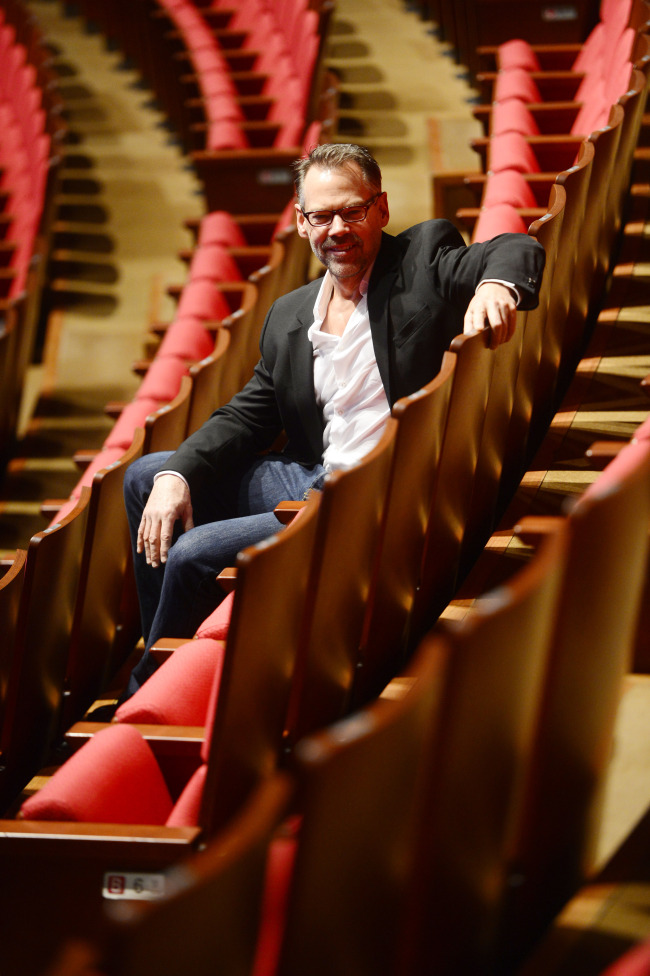 Theater director Keith Batten poses for a photo during an interview with The Korea Herald at D-cube Arts Center in Seoul, Tuesday.
Park Hae-mook/The Korea Herald