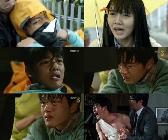 여진구(배우),김소현(배우)
11월 14일 오후 방송한 ‘보고싶다’ 3회에서는 납치를 당해 고초를 겪는 수연(김소현 분)과 정우(여진구 분)의 모습이 그려졌다.
이날 방송에서 정우는 수연을 만나러 가는 길에 괴한들에게 납치를 당했다. 이를 뒤쫓아 가던 수연 또한 같은 처지에 놓이게 됐다.