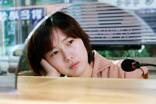 윤진서(배우)
배우 윤진서가 FT아일랜드, 씨엔블루 등과 한솥밥을 먹는다.
FNC엔터테인먼트는 “연기파 배우 윤진서와 전속 계약을 체결했다”며 “실력파 뮤지션과 연기파 배우를 두루 보유한 종합 엔터테인먼트 기업으로 거듭날 것”이라고 밝혔다.
