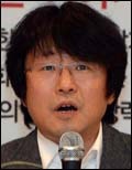 이인화(소설가/교수)
“8년 동안 ‘게임 폐인’으로 살았는데 게임 속에서 접하고 느꼈던 게이머들의 말 못할 무의식과 꿈, 희망을 전달해보려 했다.”
소설가 이인화(47ㆍ이화여대 디지털미디어학부 교수)가 소설 ‘지옥설계도’로 8년 만에 돌아왔다.