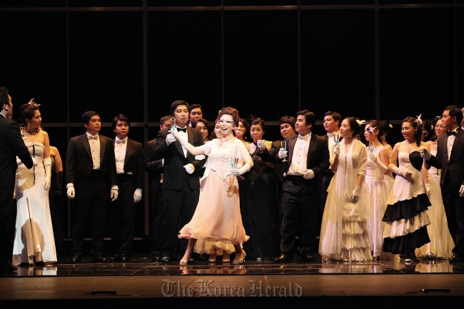 “The Bat.”    Korea National Opera