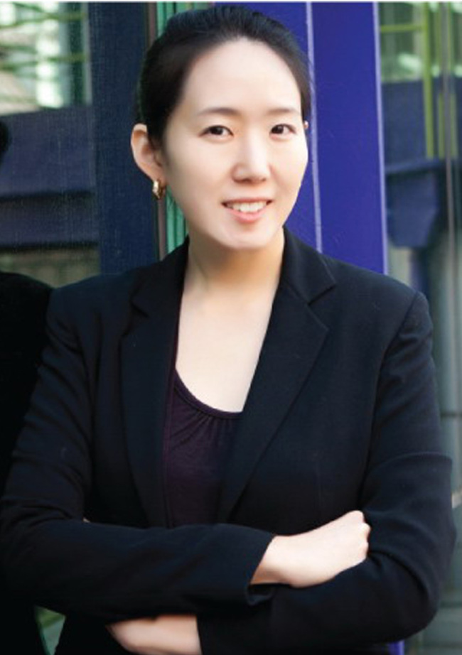 박유현(기업인/인폴루션 대표)
Park Yu-hyun
Park Yu-hyun, co-founder and CEO of InfollutionZERO, a Korean nongovernmental organization which campaigns to eliminate “information pollution,” will receive a UNESCO prize for her creative use of information technology in education.