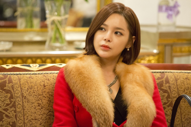 박시연(배우)
배우 박시연이 할리우드 진출을 확정 지었다. 박시연의 소속사 이야기엔터테인먼트는 11월 19일 “박시연이 ‘더 라스트 나이츠’를 차기작으로 확정 짓고 할리우드로 활동영역을 옮긴다”고 밝혔다.