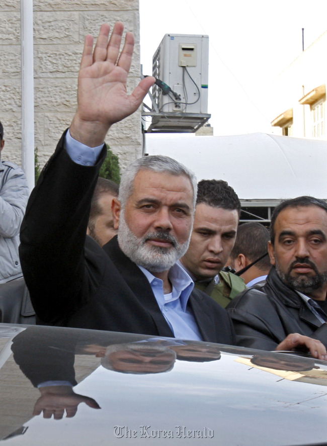 이스마일 하니야(Ismail Hanieh/팔레스타인 총리)
Gaza’s Hamas Prime Minister Ismail Haniyeh   AP-Yonhap News