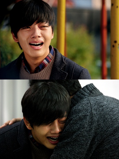여진구(배우)
MBC 수목드라마 ‘보고싶다’의 아역배우 여진구가 김소햔을 향한 그리움에 눈물을 흘리는 스틸 컷이 공개돼 눈길을 끌고 있다. 11월 19일 공개한 스틸 사진에는 이수연(김소현 분)을 향한 애절한 그리움에 사무쳐 눈물을 흘리고 있는 한정우(여진구 분)의 모습이 담겨 있다.