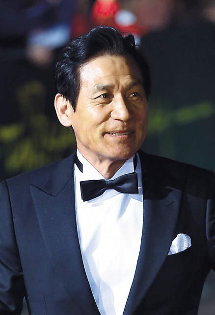 안성기(배우)
Veteran actor Ahn Sung-ki is starring in a movie with Hollywood actor Morgan Freeman and English actor Clive Owen, according to Sovik Global Contents Investment Fund.