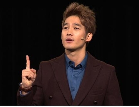 박재정(배우)
배우 박재정이 과거 연기력 논란으로 ”자살까지 생각했다”고 고백해 충격을 주고 있다. 박재정은 케이블채널 MBC 에브리원 ‘세상에 단 하나뿐인 강의’에 출연, 과거 연기력 논란시절에 겪었던 어려움을 전했다.
　당시 박재정 연기논란을 일으켰던 ‘발호세’라는 단어는 한 누리꾼이 박재정의 연기를 모아 1분짜리 편집 영상을 만든데서 비롯됐다.