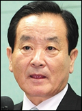 강봉균(전 재경경제부 장관)
전직 경제부처 장관들이 주축인 건전재정포럼의 강봉균 대표(전 재정경제부 장관·사진)는 21일 대선 후보들의 지역 개발 사업 공약과 관련해 사전 타당성 검토를 반드시 거치도록 제도를 강화해야 한다고 주장했다.