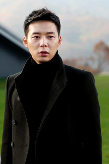 박유천(배우/가수/JYJ)
배우 박유천의 내면연기가 MBC ‘보고싶다’를 감성으로 물들였다. 지난 11월 21일 방송한 ‘보고싶다’에서는 성인이 된 후 수연을 찾기 위해 형사가 된 정우(박유천 분)와 형준(유승호 분)의 곁에서 과거의 아픔은 삼키고 패션디자이너로 성공한 수연(윤은혜 분)의 이야기가 펼쳐졌다.