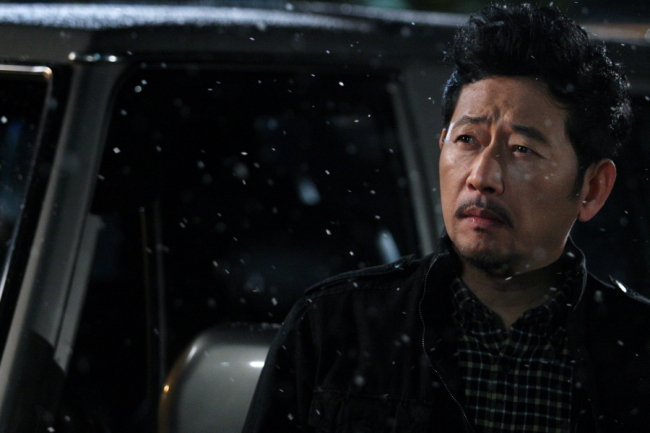 전광렬(배우)
MBC 수목드라마 ‘보고싶다’의 전광렬이 안타까운 죽음을 맞이하며 짧지만 강렬한 존재감을 각인시켰다.
지난 11월 21일 방송된 ‘보고싶다’에서는 괴한에게 납치 된 후 사라져버린 수연(김소현 분)을 찾기 위해 고군분투하는 김형사(전광렬 분)와 정우(여진구 분)의 모습이 그려졌다.
