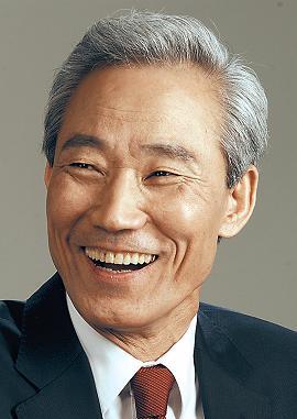 김종훈(국회의원/새누리당)
The opposition’s claim that the Investor-State Dispute Settlement system poses a danger to Korea’s sovereignty is unfounded, and the free trade agreement with the U.S. should instead be approached constructively to maximize its economic effect, said Rep. Kim Jong-hoon of the Saenuri Party.