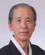 임동권(교수/민속학자)
'1세대 민속학자’ 월산(月山) 임동권 중앙대 명예교수가 25일 노환으로 별세했다. 향년 86세. 1926년 충남 청양에서 태어난 고인은 사라져가는 우리 민요와 굿ㆍ놀이 등 전통문화를 보존하는 데 힘을 기울여 왔으며, 이를 학문적으로 체계화하는 민속학 연구에 평생을 바쳤다.
