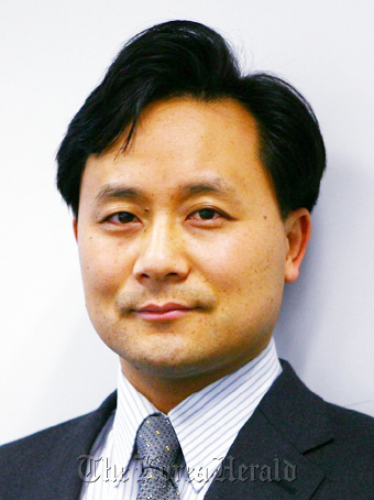 Lee Dong-hun
Lee Dong-hun