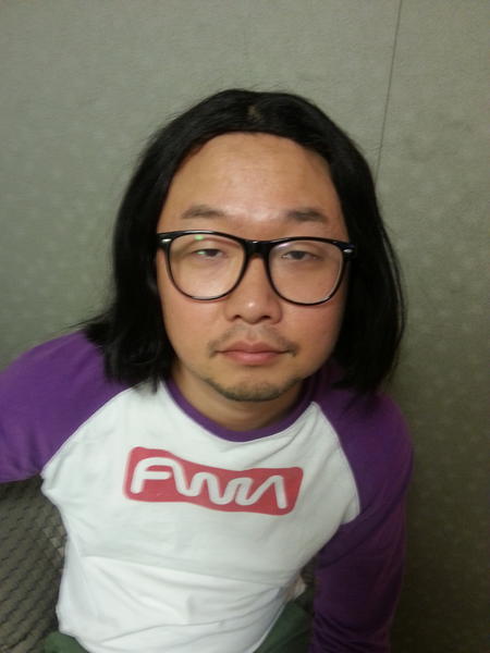 박휘순(개그맨)
오는 크리스마스 이브 여의도는솔로들의 난으로 벌써부터 화제다. 레이싱모델 이예빈에 이어 개그맨 박휘순도 ‘솔로대첩’에 참가하겠다는 의사를 전했다.