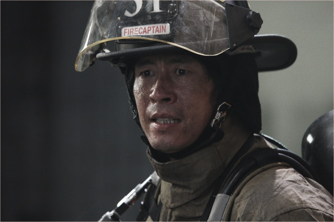 설경구(배우)
배우 설경구가 “영화 ‘타워’ 이후 더 이상의 재난영화는 없을 것”이라고 밝혔다.
설경구는 11월 27일 오전 11시 서울 압구정CGV에서 열린 영화 ‘타워’(감독 김지훈)의 제작발표회에서 “이 작품으로 물과 불을 다해봤다. 전작인 영화 ‘해운대’ 속 물은 아무것도 아니다”고 말했다.