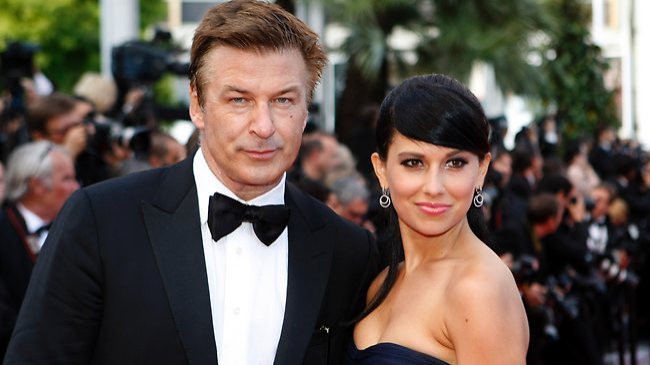 알렉 볼드윈(좌/Alec Baldwin/배우),힐라리아 토마스(Hilaria Thomas/부인)
Alec Baldwin and his yoga instructor wife, Hilaria Thomas. (AP)