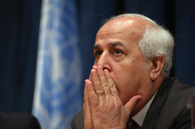 <YONHAP PHOTO-0382> NEW YORK, NY - NOVEMBER 27: Ambassador Riyad Mansour of the Permanent Observer Mission of Palestine to the United Nations prepares to hold a press conference at the UN on November 27, 2012 in New York City. France said today that it would vote in favor of Palestinian non-member status at the United Nations General Assembly later this week. John Moore/Getty Images/AFP== FOR NEWSPAPERS, INTERNET, TELCOS & TELEVISION USE ONLY ==../2012-11-28 06:05:52/ <저작권자 ⓒ 1980-2012 ㈜연합뉴스. 무단 전재 재배포 금지.>
Ambassador Riyad Mansour of the Permanent Observer Mission of Palestine to the United Nations prepares to hold a press conference in New York City.   AFP-Yonhap News