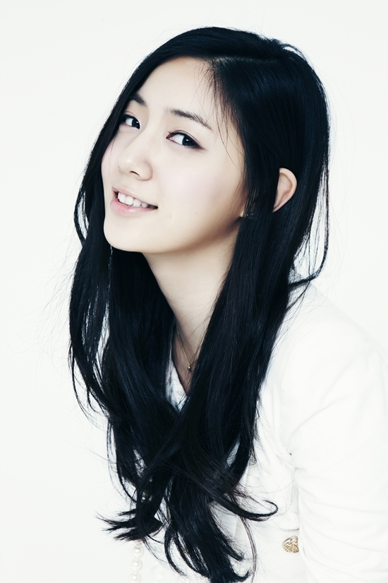류효영(가수/파이브돌스)
걸그룹 파이브돌스 멤버 류효영이 연기에 대한 의욕을 드러냈다.
류효영은 11월 28일 오후 서울시 중구 소공동 롯데호텔에서 열린 KBS 새 월화드라마 ‘학교 2013’ 제작발표회에 참석했다.