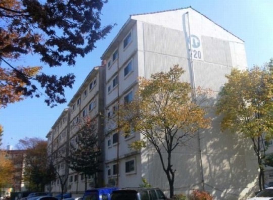 고덕주공2단지 재건축 사업이 내달 3일 시공사 선정을 위한 입찰을 예고한 가운데 일부 건설사들이 입찰 마감 연기를 요청하면서 지난 7월 경험했던 ‘입찰 무산’의 악몽이 되살아나지 않을까 우려하는 목소리가 나오고 있다. 사진은 고덕주공2단지 전경.