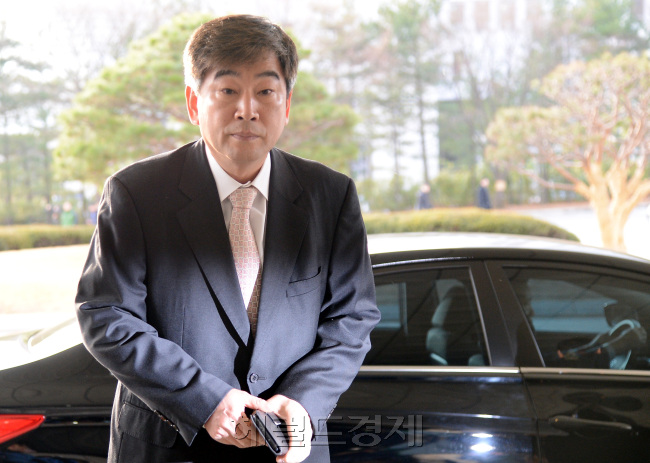 29일 오전 최재경 중수부장이 서초동 대검찰청으로 출근을 하고 있다./안훈기자 rosedale@ 2012.11.29