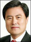 허남식(부산시장)
한국언론인연합회가 선정하는 2012년 ‘자랑스런 한국인 대상’ 행정혁신 부문에 허남식 부산시장이 확정됐다.