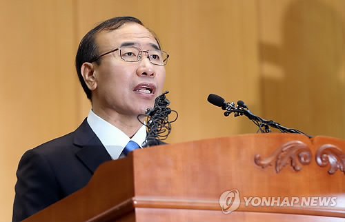 Han Sang-dae, the nation's top prosecutor, on Friday offered to resign after senior prosecutors refused to comply with his instructions following a string of disgraceful scandals. (Yonhap News)