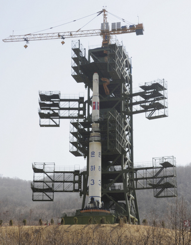This picture shows the Unha-3 rocket, installed at the launch pad in Tongchang-ri, North Korea. The rocket was fired on April 13 but failed to reach orbit.   Yonhap News