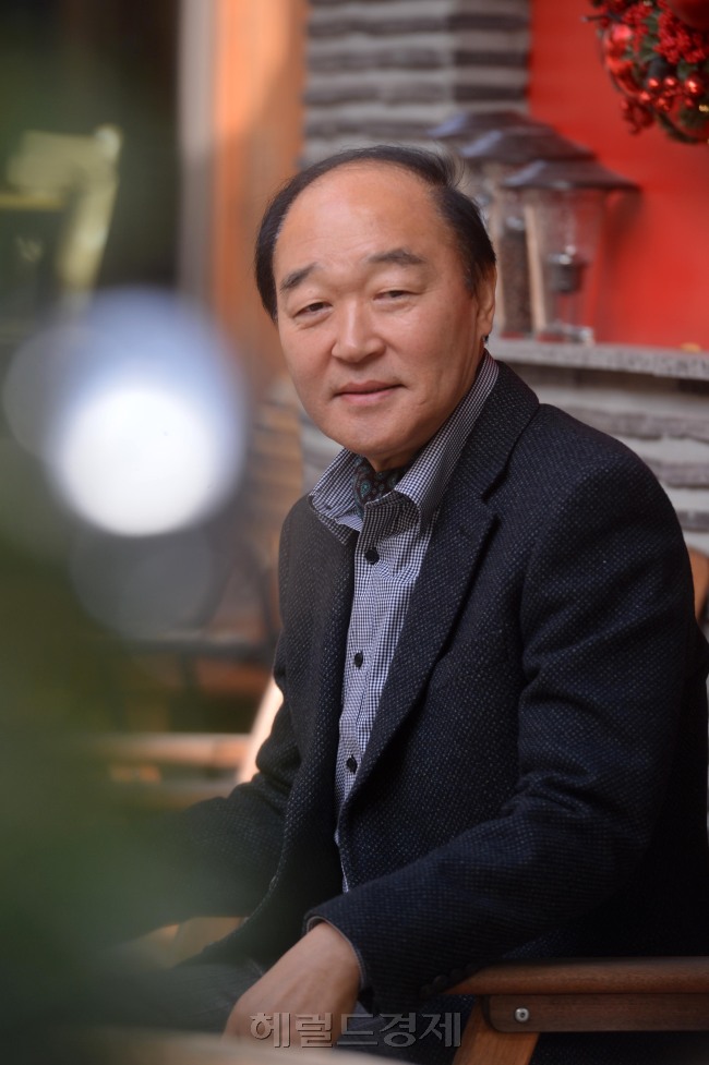 영화배우 장광 인터뷰.<br />이상섭 기자. babtong@heraldcorp.com 2012.11.27
영화배우 장광 인터뷰.
이상섭 기자. babtong@heraldcorp.com 2012.11.27
영화배우 장광 인터뷰.
이상섭 기자. babtong@heraldcorp.com 2012.11.27