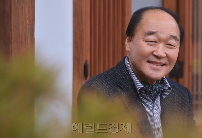 영화배우 장광 인터뷰.<br />이상섭 기자. babtong@heraldcorp.com 2012.11.27
영화배우 장광 인터뷰.
이상섭 기자. babtong@heraldcorp.com 2012.11.27
영화배우 장광 인터뷰.
이상섭 기자. babtong@heraldcorp.com 2012.11.27