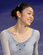 김연아(피겨스케이트 선수)
20개월 만에 은반 위에 서는 ‘피겨여왕’ 김연아(22·고려려대)가 마침내 장도에 오른다. 김연아는 6일(이하 한국시간) 독일 도르트문트에서 개막되는 NRW트로피 대회에 참가하기 위해 5일 인천공항을 통해 출국한다. 김연아의 빙판 복귀는 지난해 4월 모스크바 세계선수권대회 이후 꼭 1년8개월 만이다.