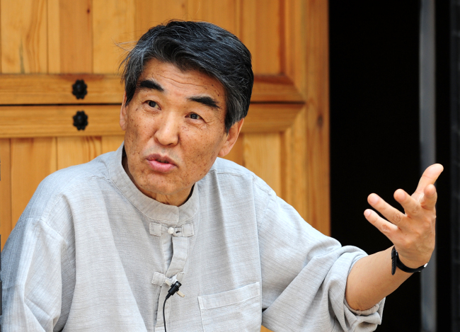 김지하시인. <br />이상섭기자. babtong@heraldm.com 2009.05.06
김지하시인.
이상섭기자. babtong@heraldm.com 2009.05.06
김지하시인.
이상섭기자. babtong@heraldm.com 2009.05.06
김지하                         백낙청