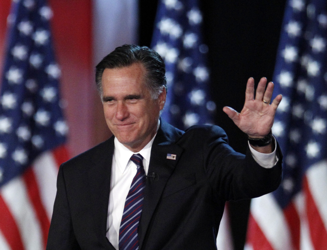<YONHAP PHOTO-0033> FILE - This Nov. 7, 2012 file photo shows Republican presidential candidate, former Massachusetts Gov. Mitt Romney waving to supporters at an election night rally in Boston. Romney?s shadow looms over a GOP in disarray. Republican officials in Washington and elsewhere concede that Romney?s immediate withdrawal from politics _ while welcome by most _ has created a leadership void, leaving the GOP rudderless and fighting with itself during what may be the most important policy debate in a generation. (AP Photo/Stephan Savoia, File)/2012-12-02 00:21:46/ <저작권자 ⓒ 1980-2012 ㈜연합뉴스. 무단 전재 재배포 금지.>
Romney
