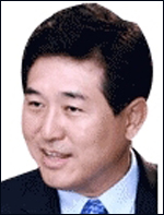 여인국(경기도과천시장)
과천시(시장 여인국·사진)가 보건복지부가 주관하는 ‘2012년 지방자치단체 보건사업 평가’에서 2년 연속 우수지자체로 선정됐다.