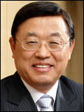 김상열(기업인/OCI부회장)
재한 미주리대 총동문회는 지난 11일 정기총회를 열고, 1990년 미주리대 경제학 석사 학위를 취득한 김 부회장을 제17대 총동문회장으로 선출했다고 12일 밝혔다.