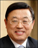 김상열(기업인/OCI 부회장)
김상열 OCI부회장이 재한 미주리대 총동문회장에 선출됐다. 재한 미주리대 총동문회는 11일 오후 정기총회를 갖고 1990년 미주리대 경제학 석사학위를 취득한 김 부회장을 제17대 총동문회장으로 선출했다.