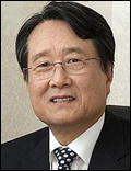 유장희(기업인/BBB코리아회장/동반성장위원회위원장/교수)
동반성장위원회(위원장 유장희)가 13일 출범 2주년을 맞아 서울 여의도 63컨벤션센터에서 ‘함께해야 멀리간다’는 주제로 기념식을 열었다.