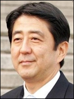 아베 신조(Shinzo Abe/정치인/전 일본총리/자민당총재)
일본 중의원선거(총선)를 앞둔 시점에서 북한이 장거리 로켓을 발사하자, 자민당의 아베 신조(安倍晋三ㆍ사진) 총재는 보수층 결집이라는 정치적인 수확을 얻게 됐다.