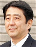 아베 신조(Shinzo Abe/정치인/전 일본총리/자민당총재)
일본 중의원선거(총선)를 앞둔 시점에서 북한이 장거리 로켓을 발사하자, 자민당의 아베 신조(安倍晋三ㆍ사진) 총재는 보수층 결집이라는 정치적인 수확을 얻게 됐다.