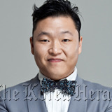 싸이(박재상/가수)
Rapper Psy, who became an international sensation with his song “Gangnam Style,” is the recipient of an award recognizing his contribution to promoting Korea’s image.