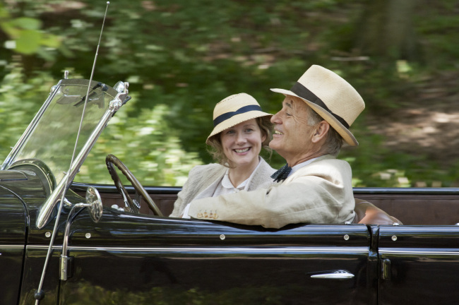 Laura Linney (left) stars as Daisy, and Bill Murray stars as FDR in Roger Michell’s historical tale “Hyde Park On Hudson.”    (Nicola Cove/Courtesy Focus Features/MCT)