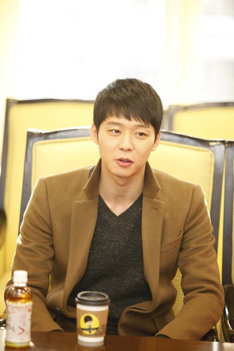 박유천(배우/가수/JYJ)
박유천은 12월 17일 경기도 양주에 위치한 양주문화동산에서 진행된 MBC 수목드라마 ‘보고싶다’ 기자간담회에서 “오랫동안 예능을 안나가서 출연해보고 싶은 생각이 있다”고 자신의 생각을 말했다.