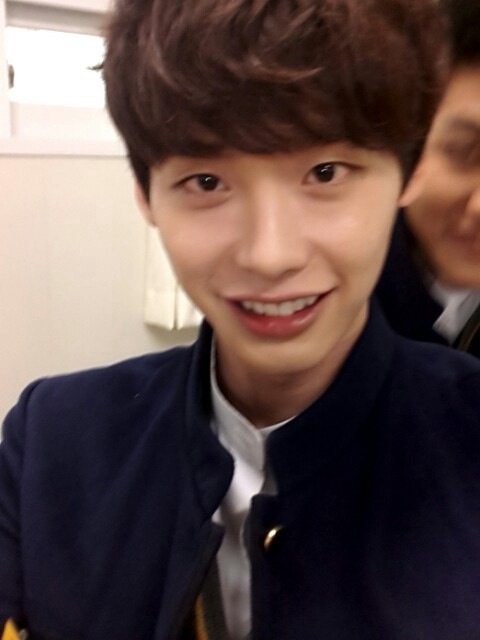 이종석(배우)
배우 이종석이 페이스북을 사칭한 누리꾼에게 경고 메시지를 날렸다.
이종석은 지난 18일 자신의 미투데이에 “뭐야. 나 페이스북 안하는데! 걸리면 죽는다! 오늘밤 본방사수”란 글과 함께 사진 한 장을 게재했다.