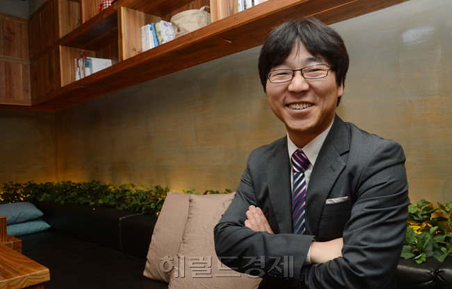 이철종 함께일하는세상(사회적기업)대표.<br />정희조 기자/checho@heraldcorp.com 121218
이철종 함께일하는세상(사회적기업)대표.
정희조 기자/checho@heraldcorp.com 121218
이철종 함께일하는세상(사회적기업)대표.
정희조 기자/checho@heraldcorp.com 121218