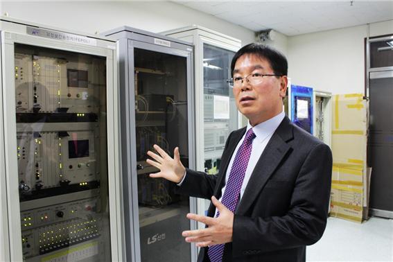 허남경(기업인/테크빌 대표)
12월 ‘이달의 기능한국인’ 72번째 수상자인 허남경(사진) 대표는 22년간 철도 신호시스템을 국산화하고 신기술을 개발하는데 앞장서온 엔지니어 출신 최고경영자(CEO)이다.