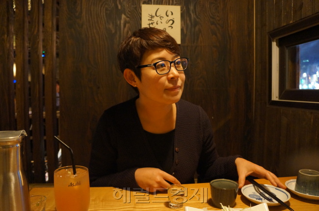 강허달림(강경순/가수)
강허달림은 오는 28일 오후 8시 서울 장충동 스테이지팩토리홀에서 ‘소리, 그녀가 되다’란 타이틀로 공연을 펼친다. 단 하루 140석 규모로 펼쳐지는 조촐한 공연이다. 강허달림은 이번 공연을 ‘초심으로 되돌아가기 위한 공연’이라고 정의했다.