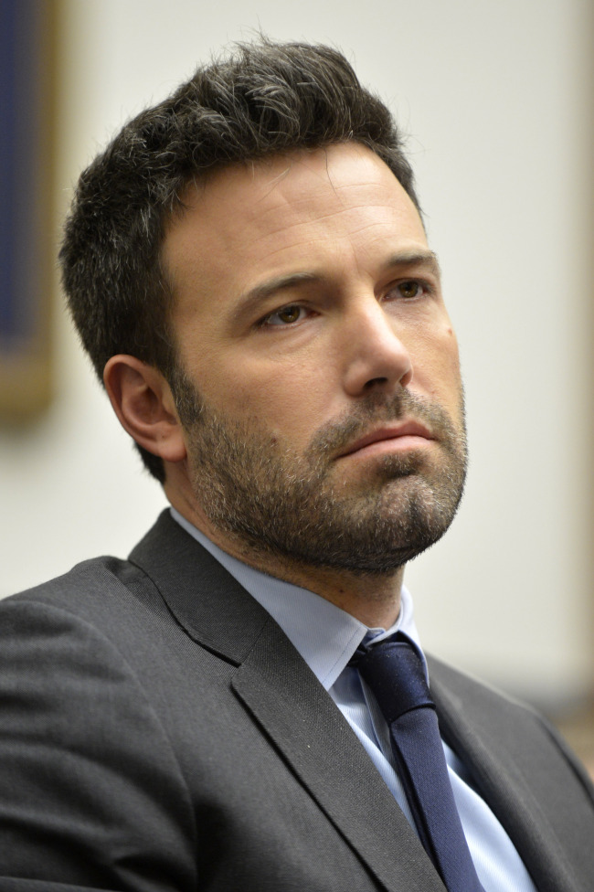 밴 에플랙(Ben Affleck/배우/영화감독)
Ben Affleck is taking his name off the list of possible candidates for John Kerry’s seat in the U.S. Senate, which would be open if the Democratic senator from Massachusetts is confirmed as secretary of state.