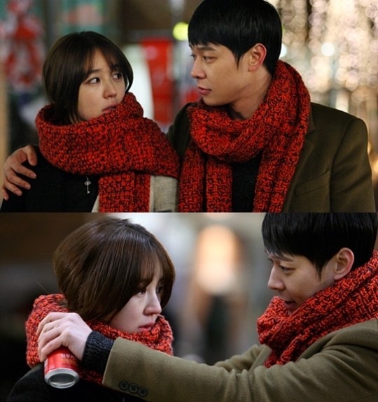 윤은혜(배우/가수),박유천(배우/가수/JYJ)
박유천과 윤은혜가 커플목도리를 두르고 등장하자, 시청자들은 지금 이게 실제인지 드라마인지 분간을 못하는 상황에 이르렀다.
지난 26일 방송된 MBC 수목드라마 ‘보고싶다’에서는 정우(박유천)와 수연(윤은혜)의 꿈에도 그리던 데이트 장면이 전파를 탔다.