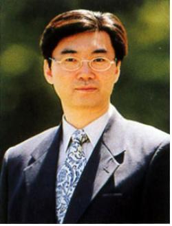 전영우(인천대교수)
인천국제교류센터 대표이사에 인천대학교 신문방송학과 전영우(50ㆍ사진) 교수가 선임됐다.전 대표는 한국외국어대학교 영어학과를 거쳐, University of Southern Mississippi 대학원 커뮤니케이션학과를 수료하고, 인천대 국제교류원 원장을 역임한 국제교류분야 전문가다.