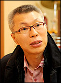신용원(목사/마약치유재활공동체대표)
마약중독자였다가 마약을 끊은 후 중독자들을 위한 재활사업에 힘쓰고 있는 신용원(목사ㆍ49ㆍ사진) 마약치유재활공동체 ‘소망을 나누는 사람들’ 대표. 신 대표는 급속도로 마약이 번지고 있는 현 상황에 대해 “정부가 역할을 제대로 못하고 있다”고 꼬집었다.