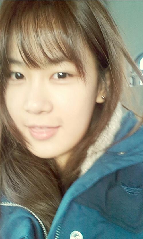 김지민(개그우먼)
개그우먼 김지민은 지난 29일 자신의 미투데이에 “집에 가서 청소 할 생각하니까 너무 신난다”는 글과 함께 한 장의 사진을 올렸다.